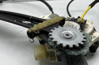 Leve vitre electrique avant droit BMW SERIE 1 F21