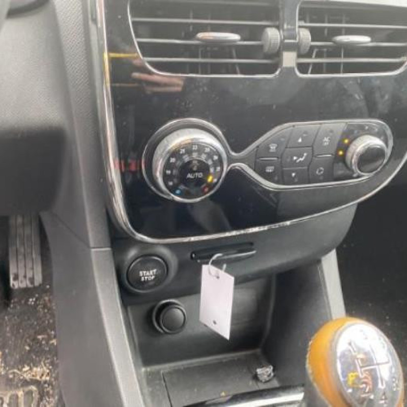 Air bag conducteur RENAULT CLIO 4 Photo n°15