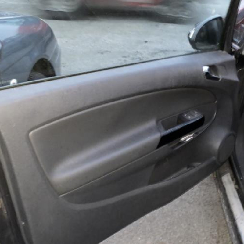 Ceinture avant gauche OPEL CORSA D Photo n°10