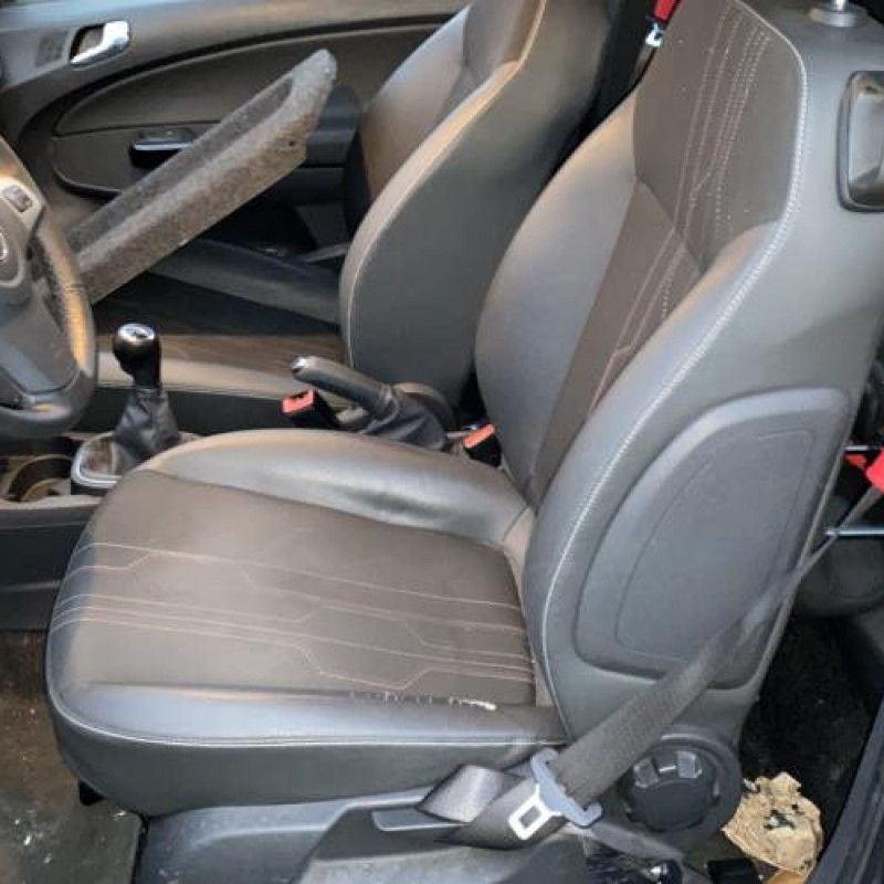Ceinture avant gauche OPEL CORSA D Photo n°11