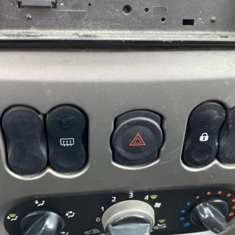 Porte arriere gauche DACIA LOGAN 1 Photo n°19