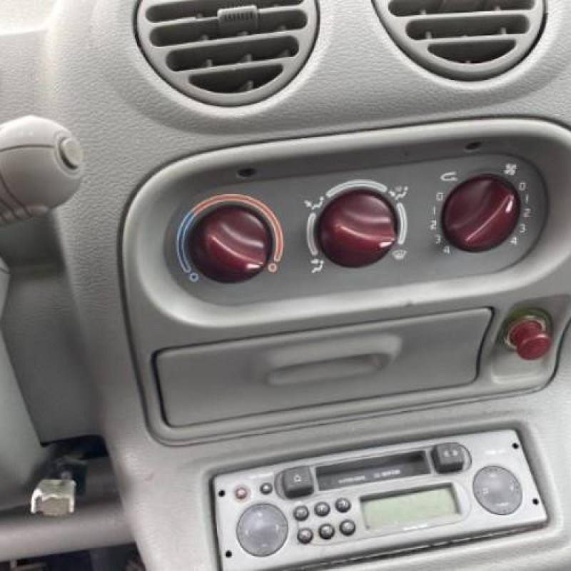 Vitre avant gauche RENAULT TWINGO 1 Photo n°11