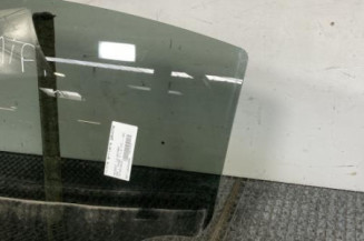 Vitre arriere gauche PEUGEOT 208 1