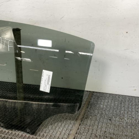 Vitre arriere gauche PEUGEOT 208 1