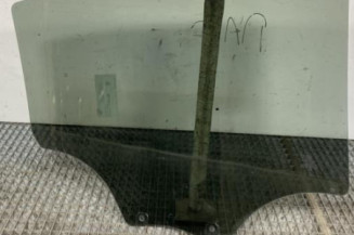 Vitre arriere gauche PEUGEOT 208 1