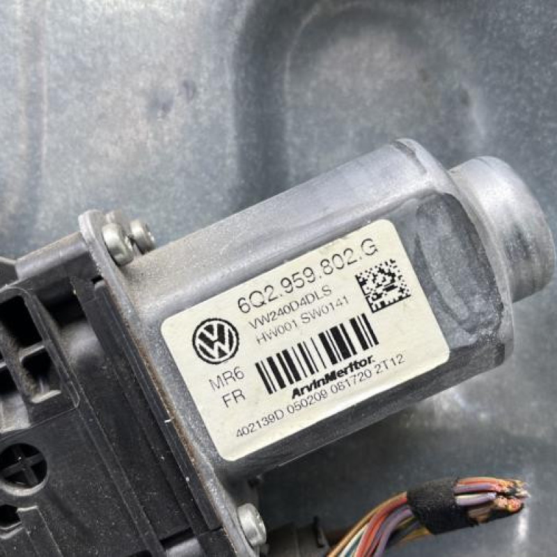 Leve vitre electrique avant gauche VOLKSWAGEN POLO 4 Photo n°3