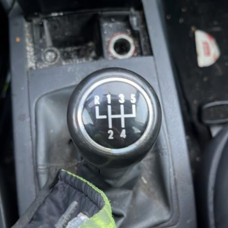 Leve vitre electrique avant gauche VOLKSWAGEN POLO 4 Photo n°18