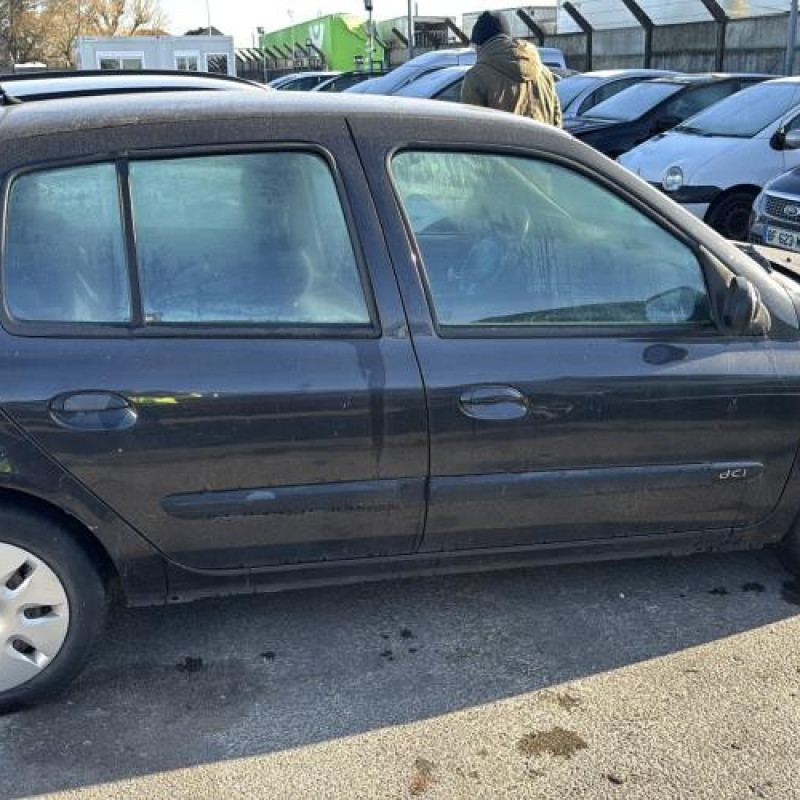 Malle/Hayon arriere RENAULT CLIO 2 CAMPUS Photo n°18