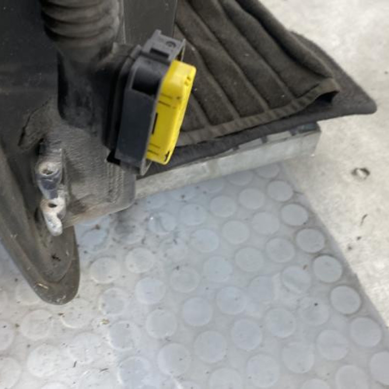 Porte avant droit RENAULT CLIO 2 CAMPUS Photo n°5