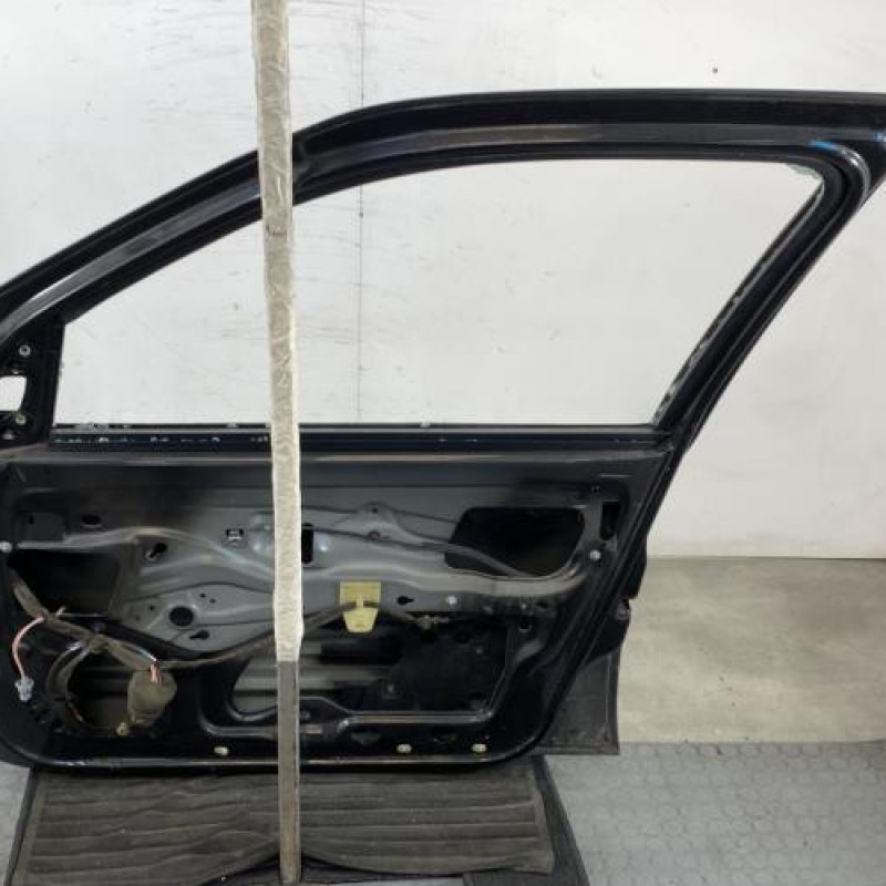 Porte avant droit RENAULT CLIO 2 CAMPUS Photo n°6
