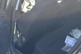 Custode avant gauche (porte) PEUGEOT 208 1