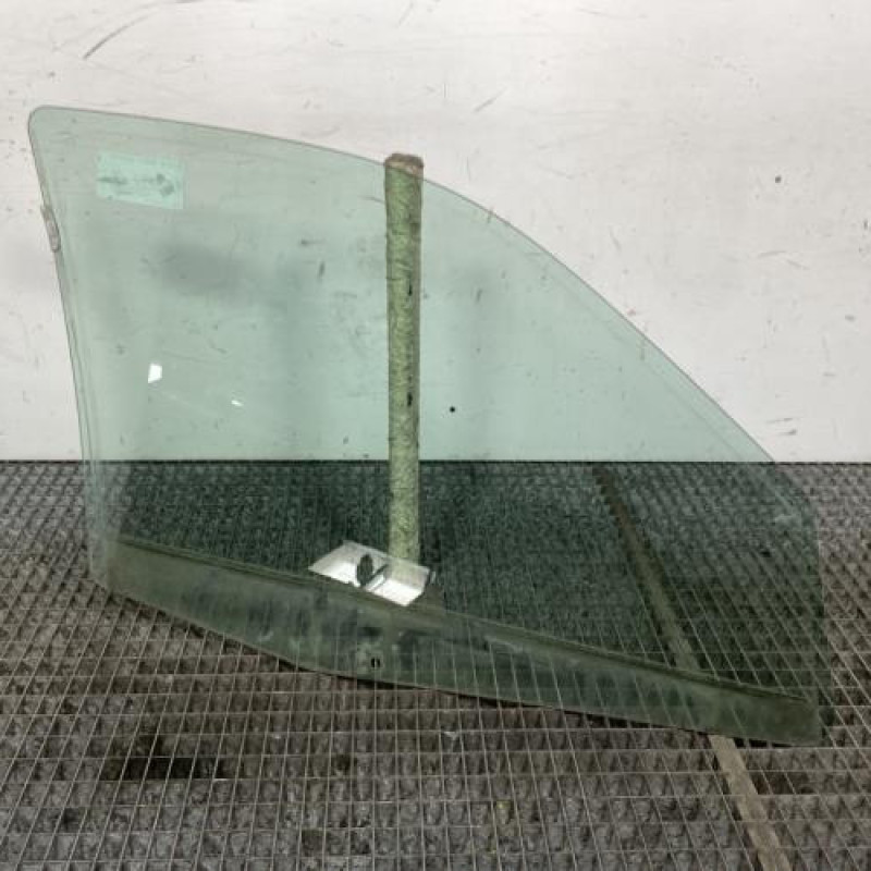 Vitre avant gauche RENAULT CLIO 2 Photo n°4