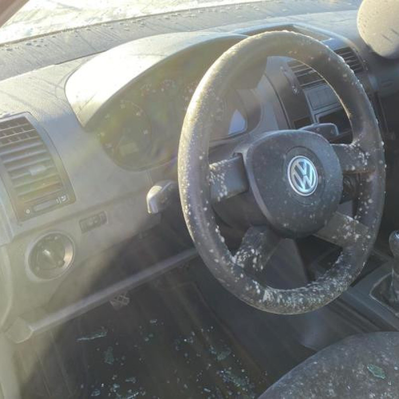 Calandre VOLKSWAGEN POLO 4 Photo n°6