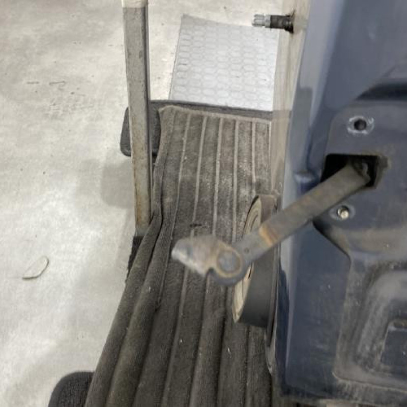 Porte arriere gauche OPEL CORSA D Photo n°4