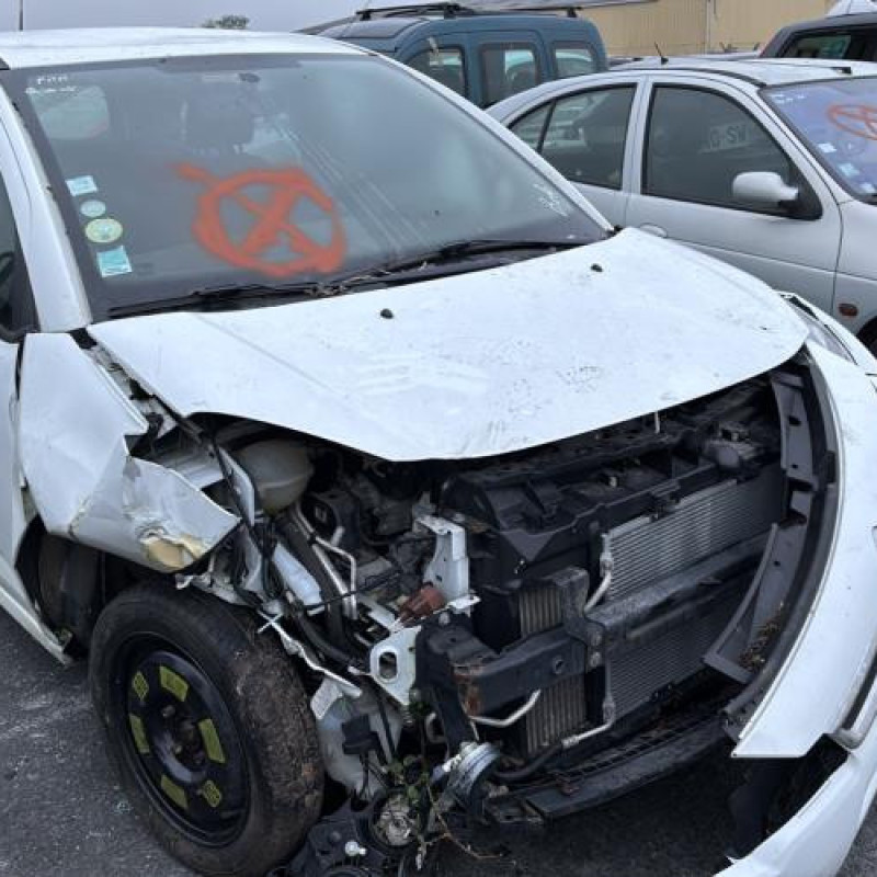 Pare boue arriere droit CITROEN C3 2 Photo n°4