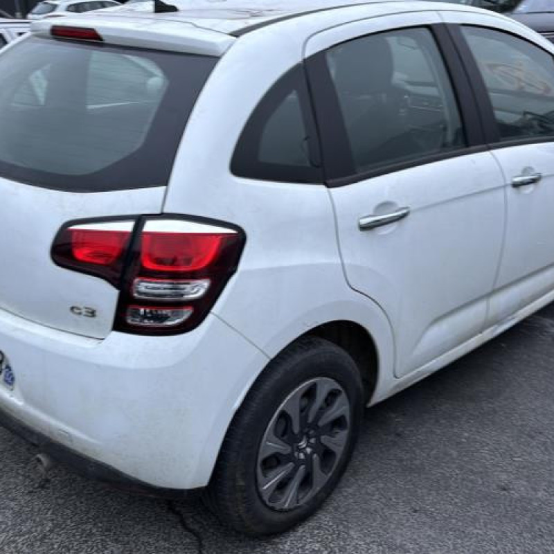 Pare boue arriere droit CITROEN C3 2 Photo n°5