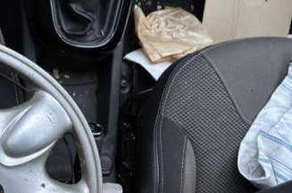 Pare boue arriere droit CITROEN C3 2