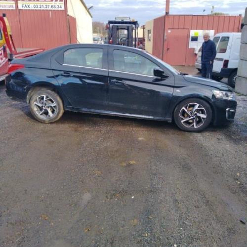 Pare boue arriere droit CITROEN C-ELYSEE Photo n°8
