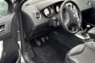 Pare boue arriere gauche PEUGEOT 308 1