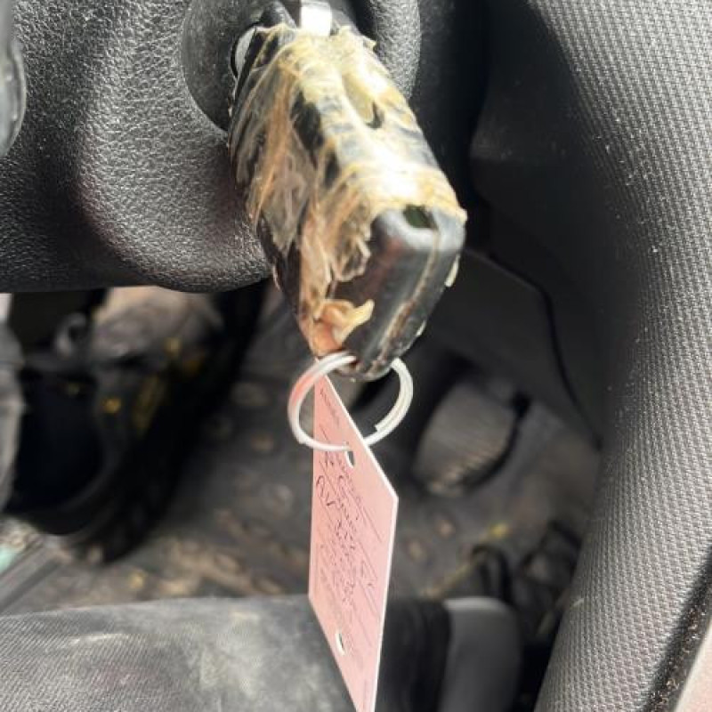 Pare boue arriere droit PEUGEOT 308 1 Photo n°10