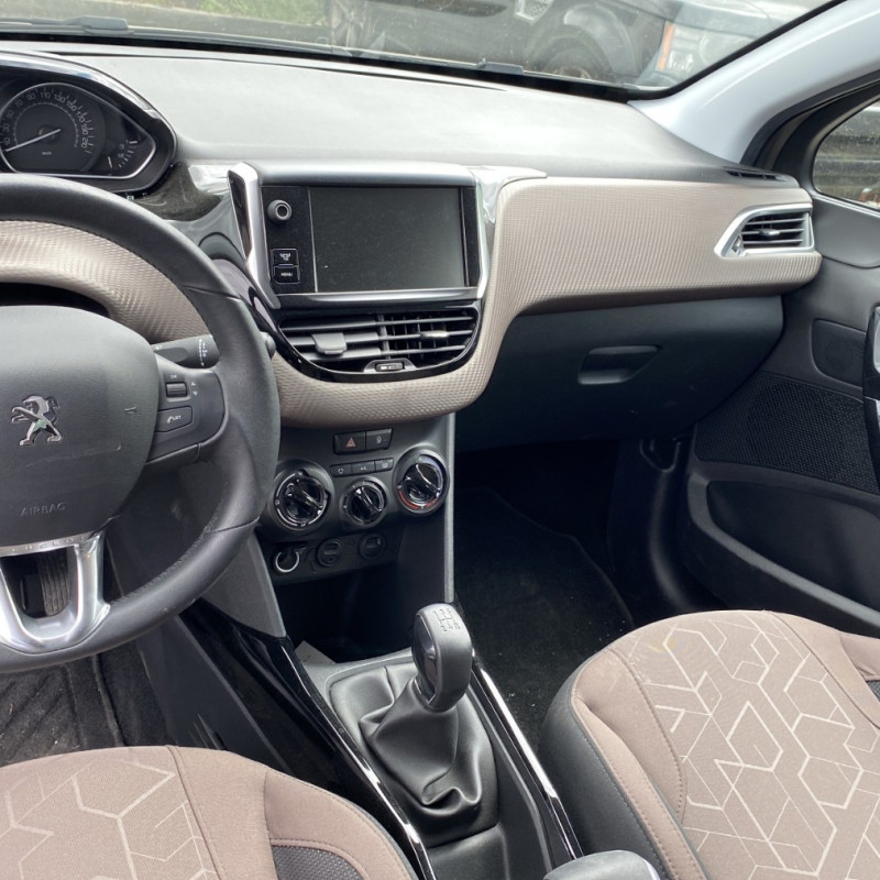 PEUGEOT 2008 1 PHASE 1 1.2 VTI - 12V Photo n°15