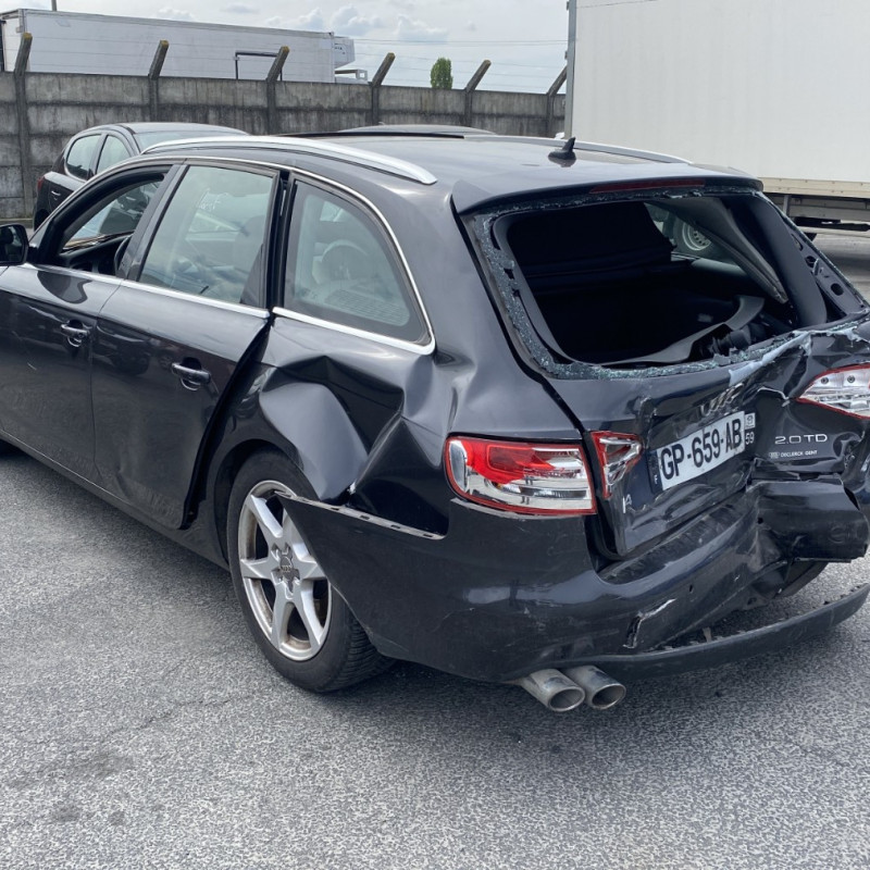 AUDI A4 3 AVANT PHASE 1 BREAK 2.0 TDI - 16V TURBO Photo n°4