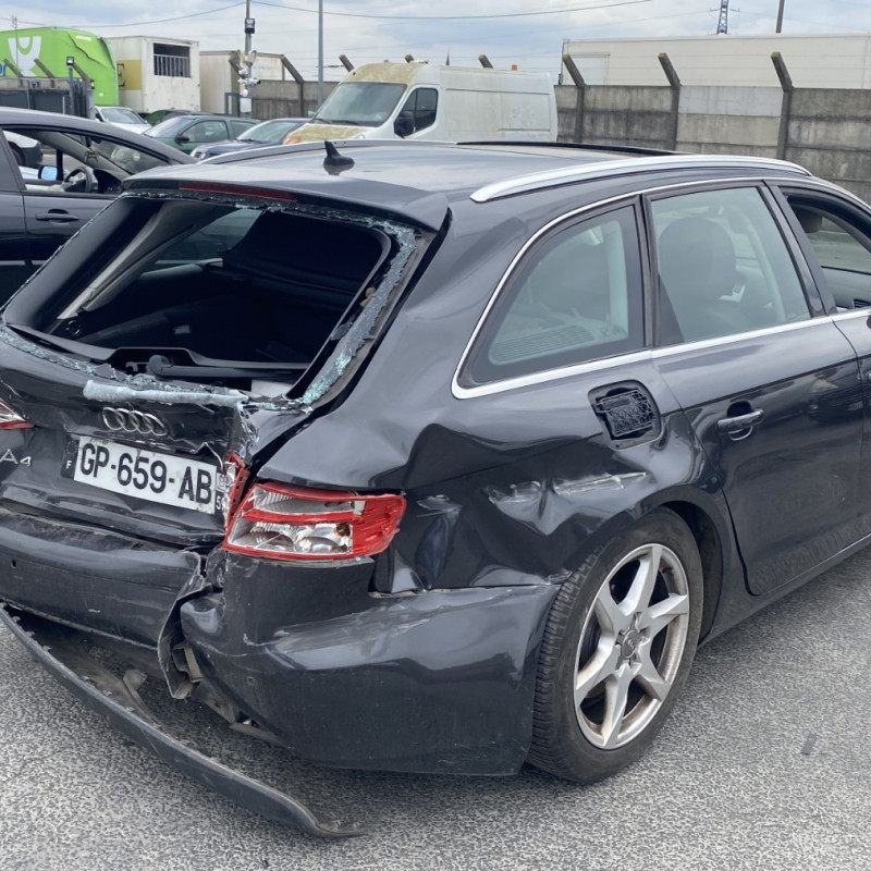 AUDI A4 3 AVANT PHASE 1 BREAK 2.0 TDI - 16V TURBO Photo n°15