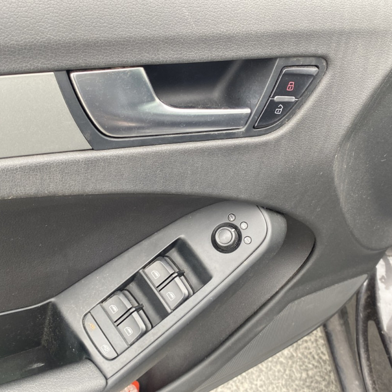 AUDI A4 3 AVANT PHASE 1 BREAK 2.0 TDI - 16V TURBO Photo n°22