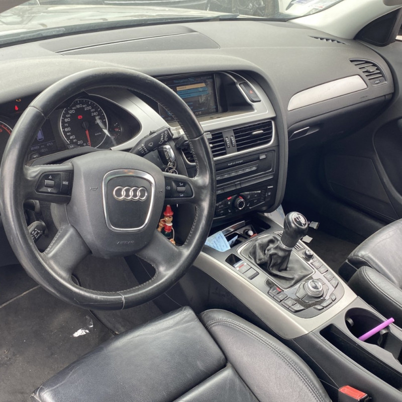 AUDI A4 3 AVANT PHASE 1 BREAK 2.0 TDI - 16V TURBO Photo n°25