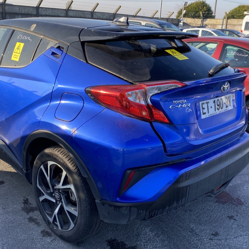TOYOTA C-HR 1.8i - 16V HYBRID Photo n°4