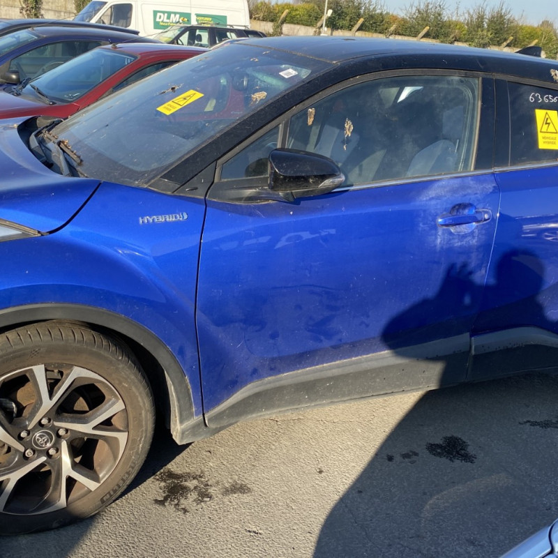 TOYOTA C-HR 1.8i - 16V HYBRID Photo n°7