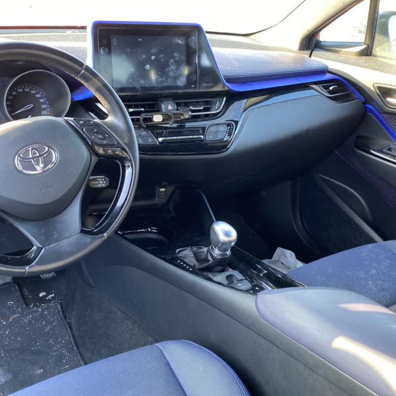 TOYOTA C-HR 1.8i - 16V HYBRID Photo n°15