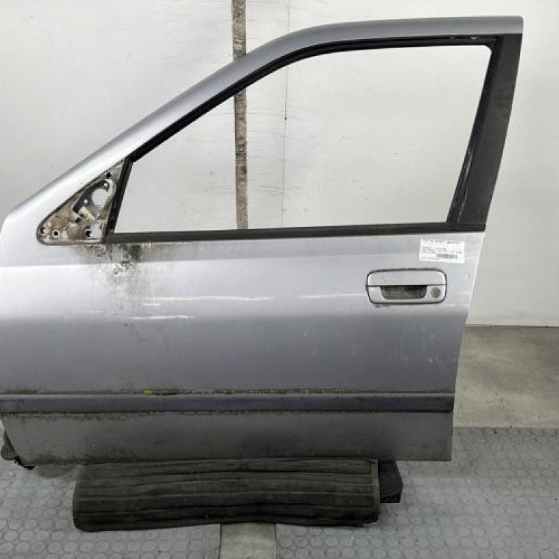 Porte avant gauche PEUGEOT 406 Photo n°1