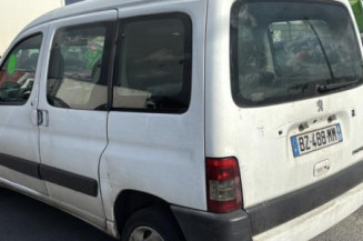 Vitre avant droit PEUGEOT PARTNER 1