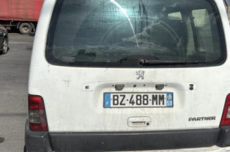 Vitre avant droit PEUGEOT PARTNER 1