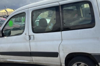 Vitre avant droit PEUGEOT PARTNER 1