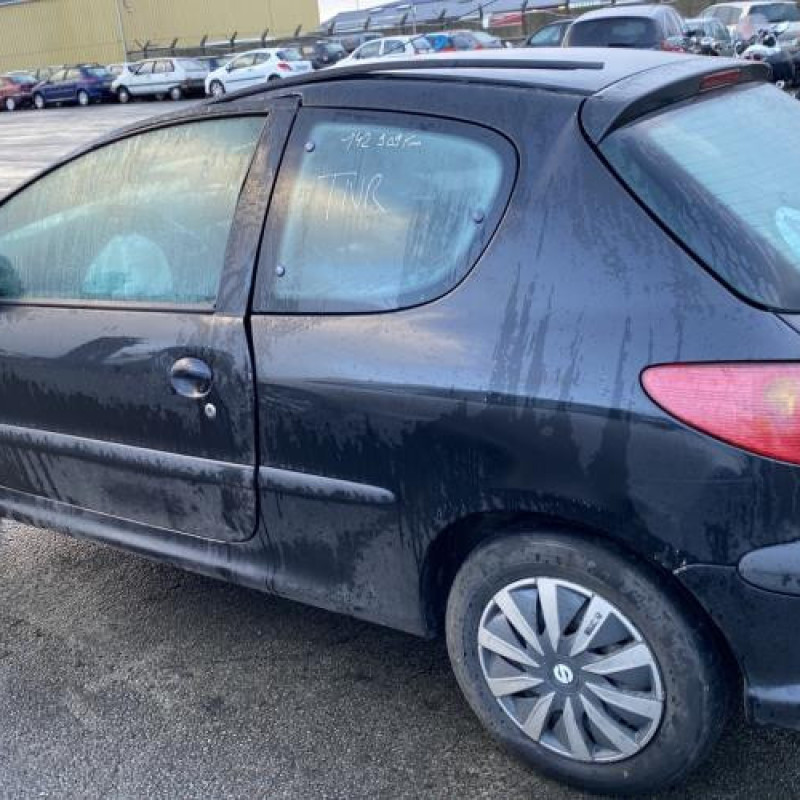 Malle/Hayon arriere PEUGEOT 206 Photo n°17