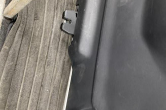 Malle/Hayon arriere PEUGEOT 208 1