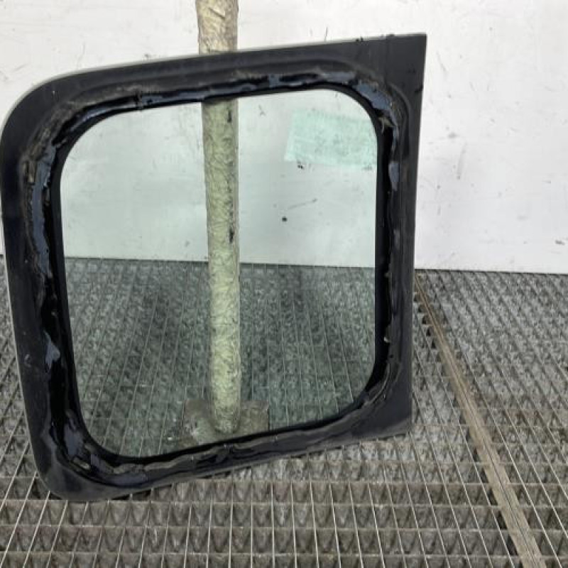 Vitre porte coffre droit DACIA LOGAN MCV 1 Photo n°4