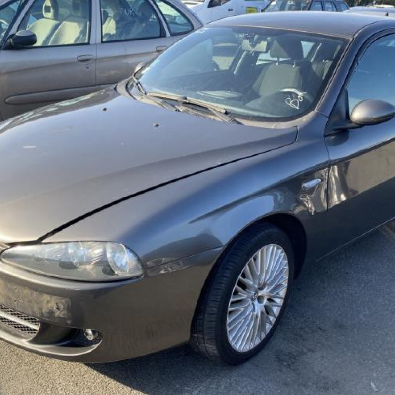 Capot ALFA ROMEO 147 Photo n°12