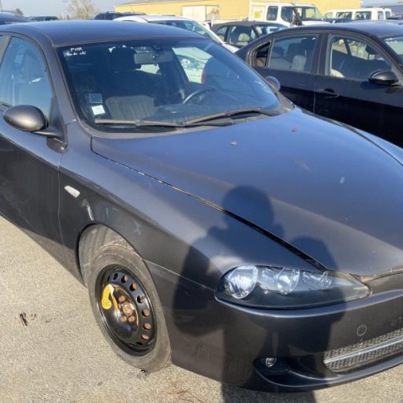 Capot ALFA ROMEO 147 Photo n°13