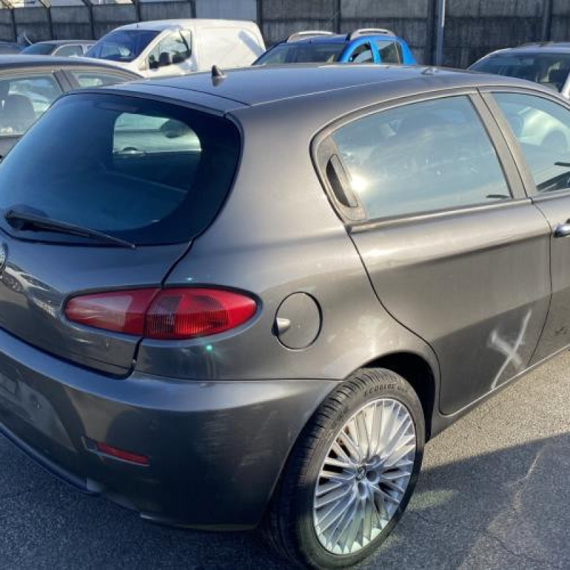 Capot ALFA ROMEO 147 Photo n°14