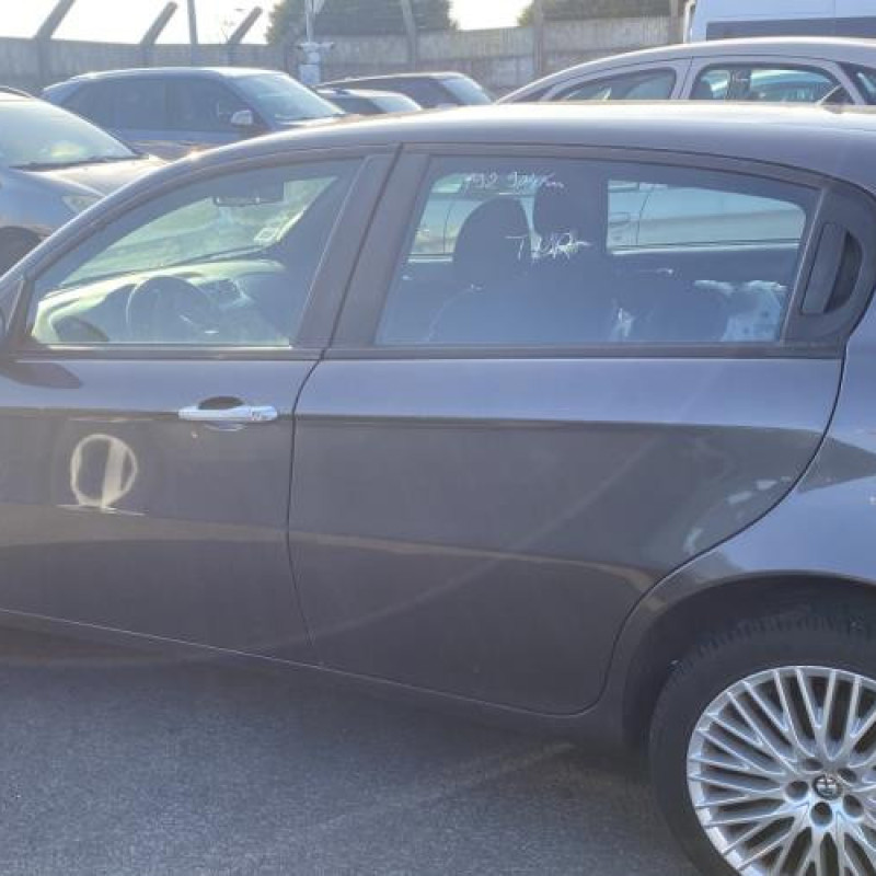 Capot ALFA ROMEO 147 Photo n°18