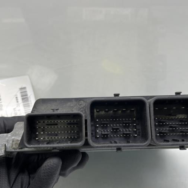 Calculateur moteur PEUGEOT 308 2 Photo n°3