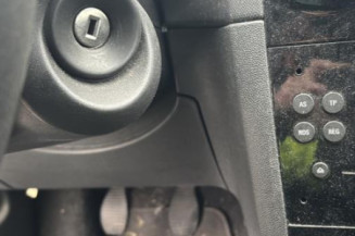 Pivot de moyeu avant droit OPEL CORSA D