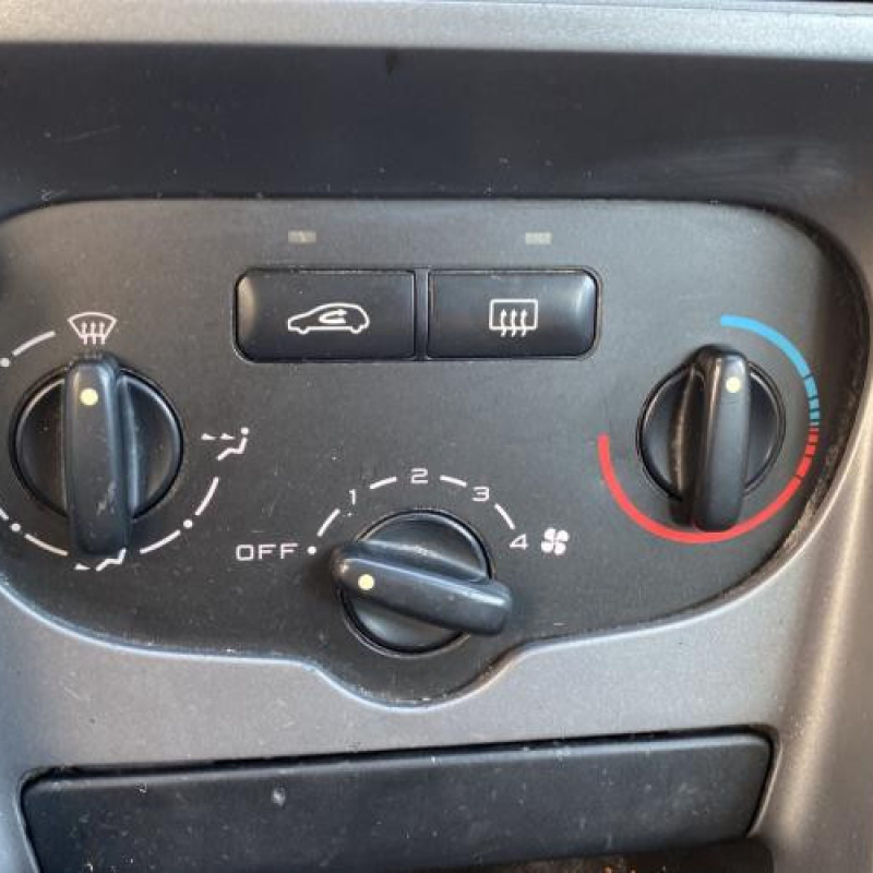 Bouton de warning PEUGEOT 307 Photo n°13