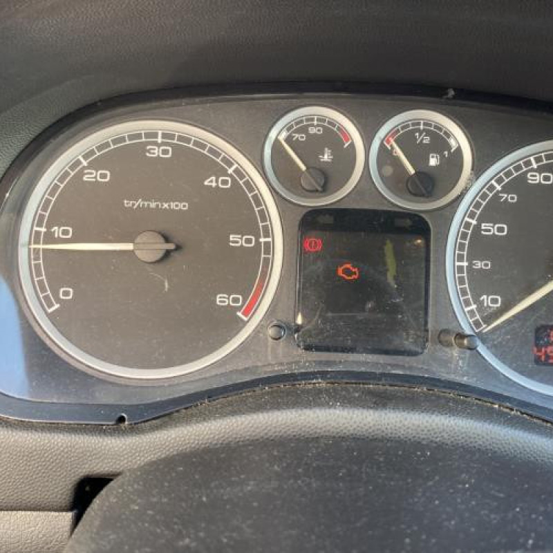 Bouton de warning PEUGEOT 307 Photo n°19