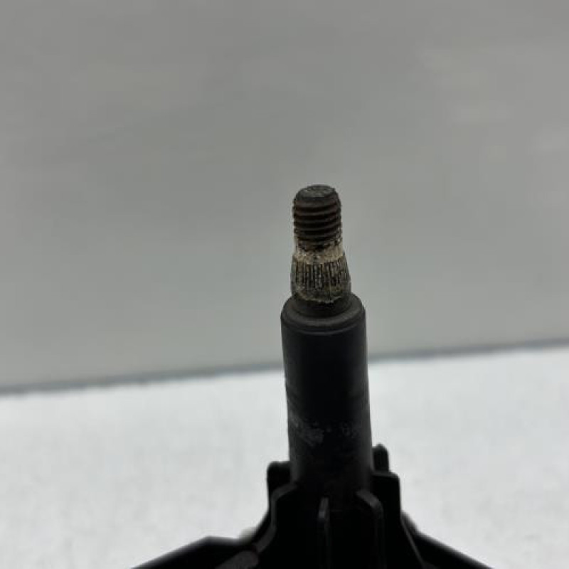 Moteur essuie glace arriere CITROEN XSARA PICASSO Photo n°3