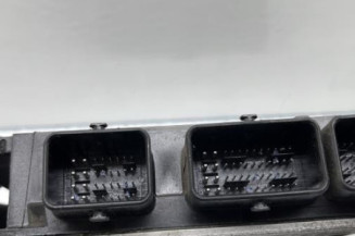 Calculateur moteur DACIA LOGAN 1