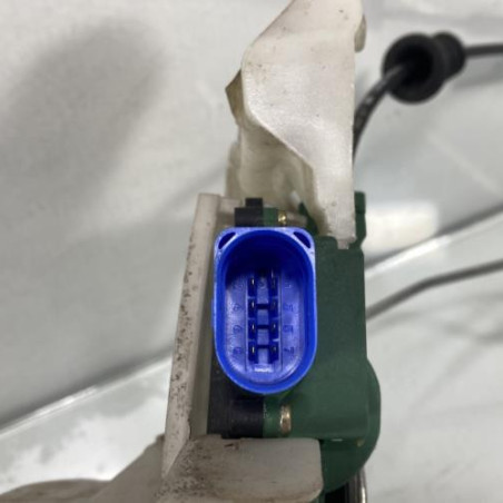 Serrure avant droit VOLKSWAGEN POLO 4
